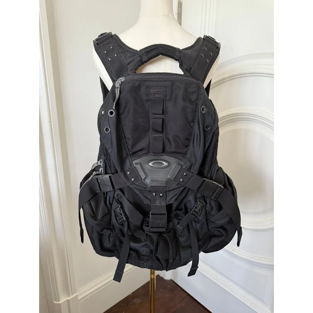 Vintage Oakley Icon 3.0 Tactical Backpack Black Y2K Tech Bag